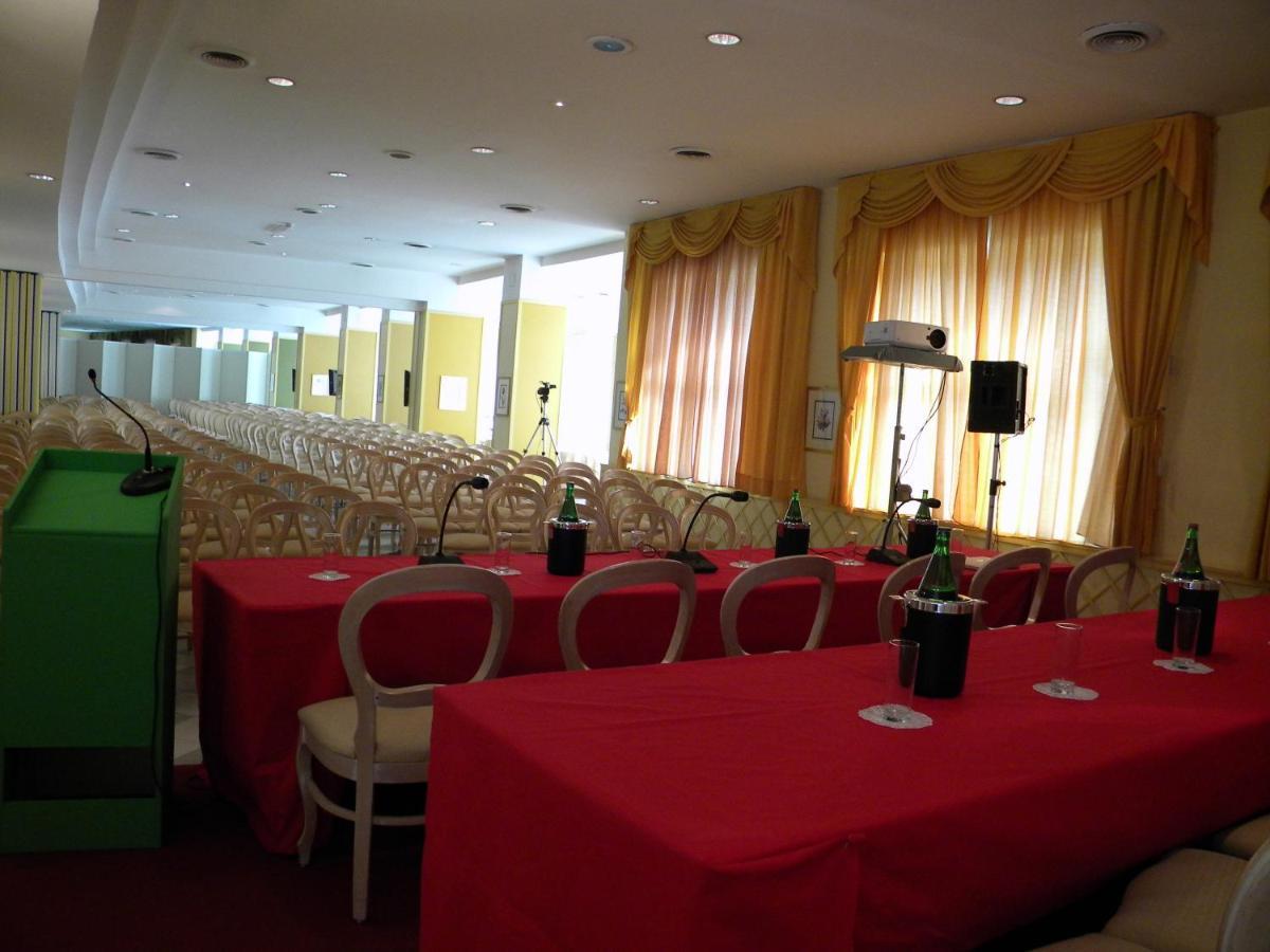 קסטלמרה די סטביה Hotel Dei Congressi מראה חיצוני תמונה